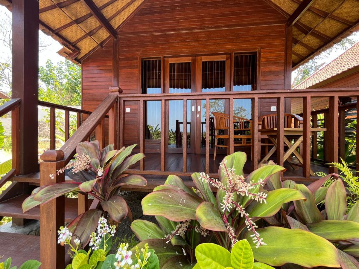Sunset Hill Lembongan Hotel Exterior photo
