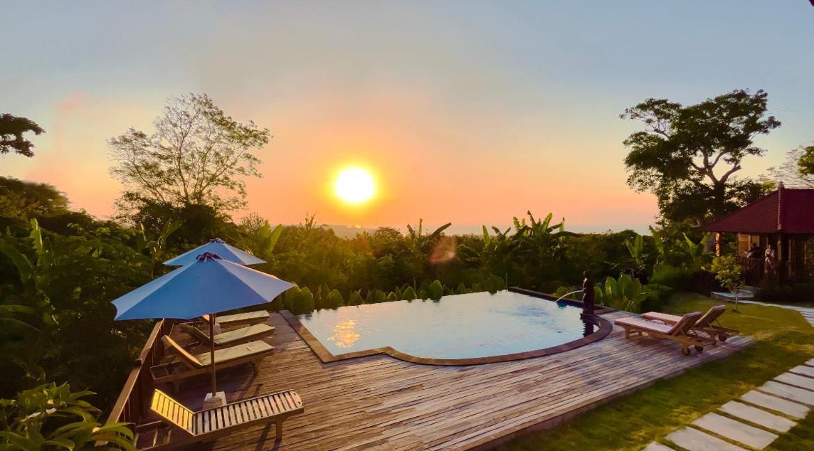 Sunset Hill Lembongan Hotel Exterior photo