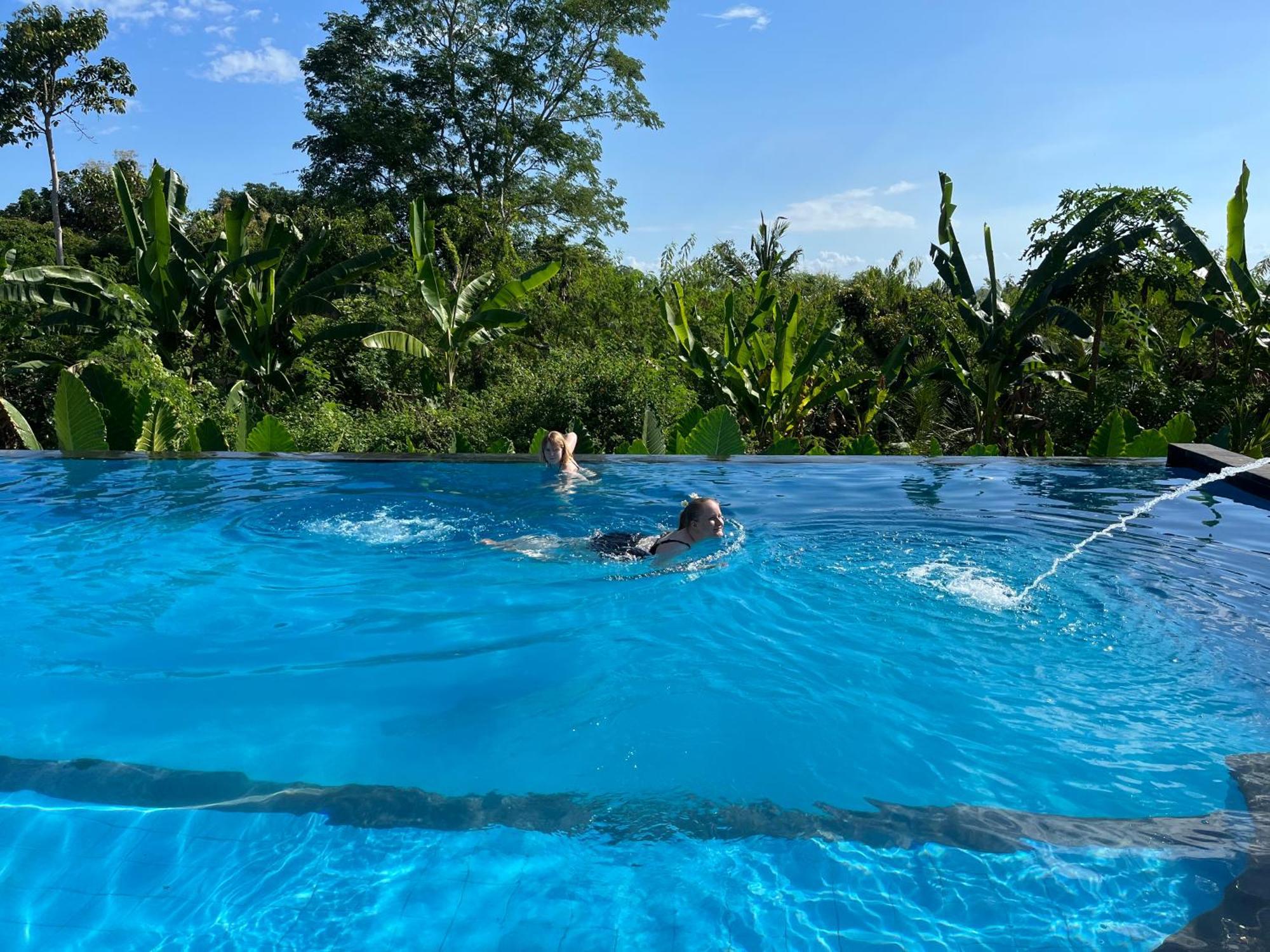 Sunset Hill Lembongan Hotel Exterior photo