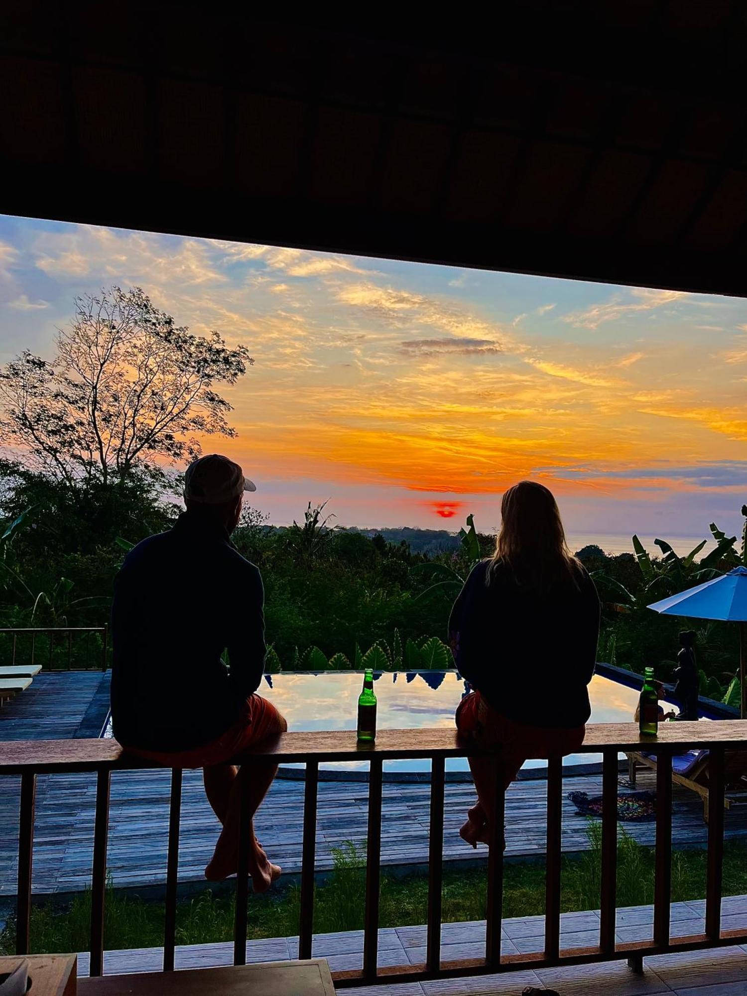 Sunset Hill Lembongan Hotel Exterior photo