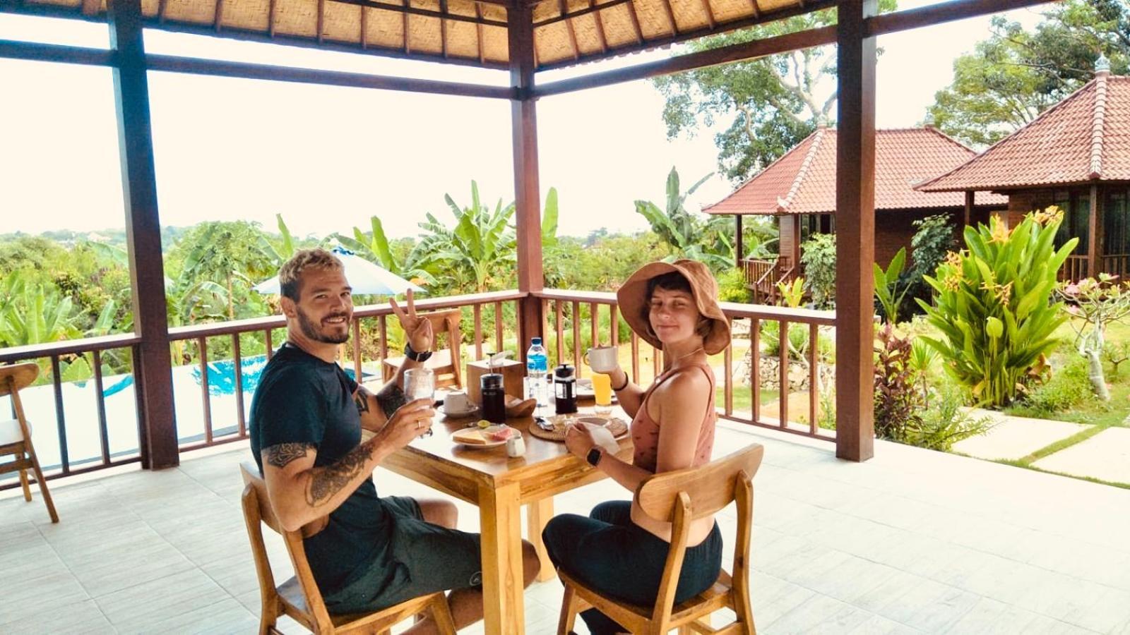 Sunset Hill Lembongan Hotel Exterior photo